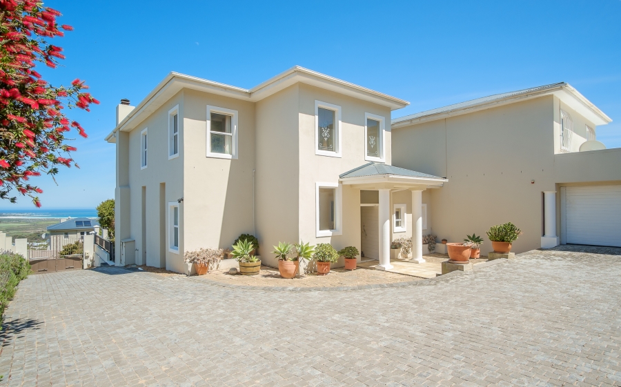 4 Bedroom Property for Sale in Belvedere Western Cape